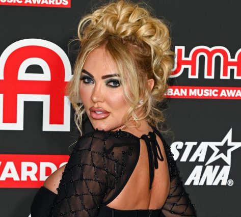 Aisleyne Horgan Wallace in Bathing Suit Shares a Special Selfie