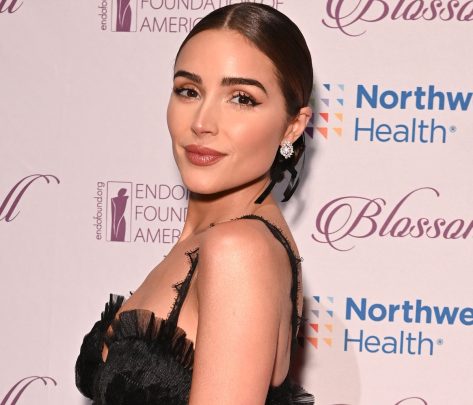 Olivia Culpo in Bathing Suit is “Third Wheelin and Dealin”