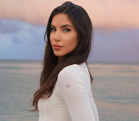 Jen Selter in Bathing Suit Says “Happy Friday”