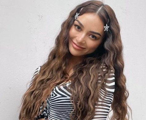 Kylie Verzosa in Bathing Suit is in Paradise