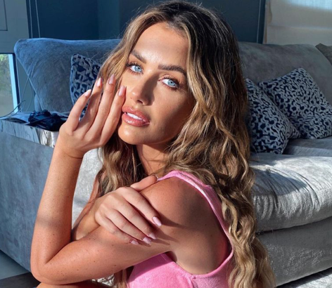 Laura Anderson in Bathing Suit Takes “Some Much Needed R&R”