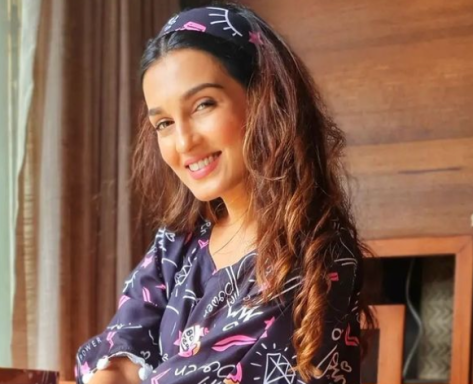 Shiny Doshi in Bathing Suit Says “There is Divinity in the Clouds”