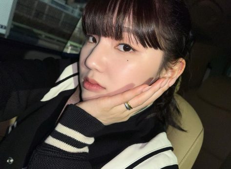 Lee Eun-Saem in Bathing Suit Says “Just Say Yes”