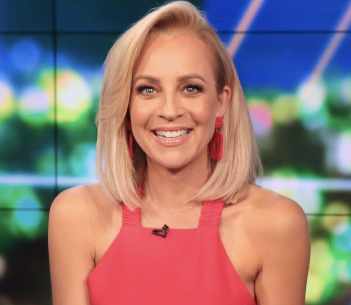 Carrie Bickmore In Bathing Suit Says You Know I Love You Fiji — Celebwell 