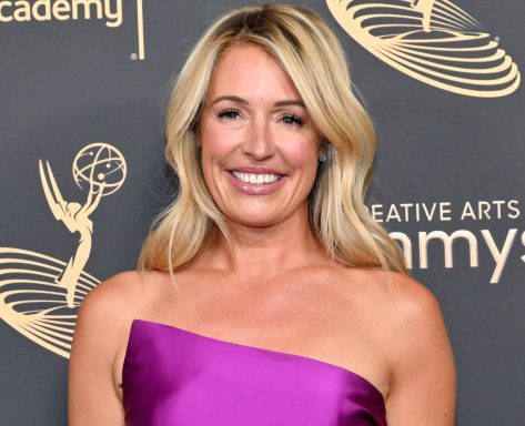Cat Deeley in Bathing Suit Shares “Instagram vs. Reality”