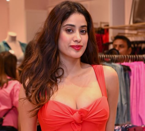 Janhvi Kapoor in Bathing Suit Goes “From One Extreme to Another”