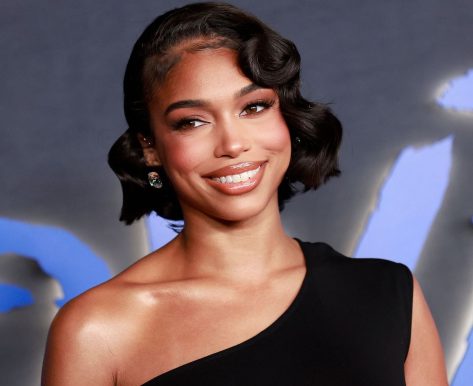 Lori Harvey in Bathing Suit Shares a Beach Selfie