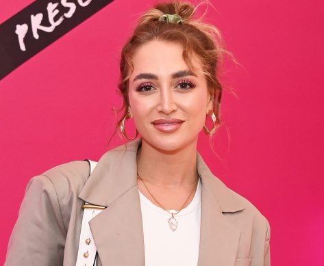 Georgia Harrison in Bathing Suit is “Feeling Inspired”