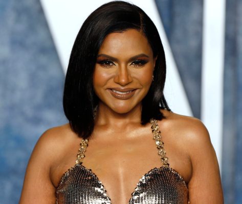 Mindy Kaling in Bathing Suit is "So Pretty"