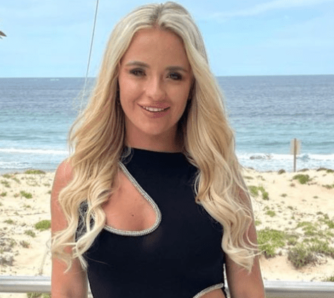 Jenny Heath in Bathing Suit Says “Bali is Always a Good Idea”