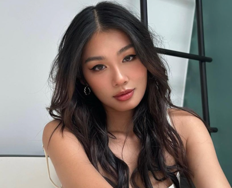 Thảo Nhi Lê in Bathing Suit Shares “Good Vibes”