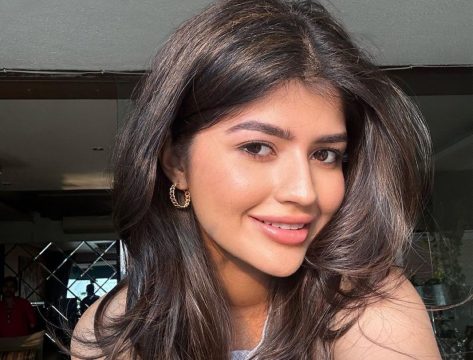 Anjini Dhawan in Bathing Suit is “Gorgeous”