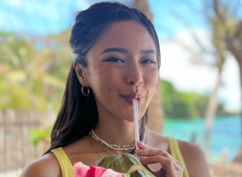 Kim Chiu in Bathing Suit Gets “Vitamin Sea”
