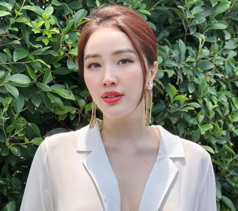 Bảo Thy in Bathing Suit is Ready for "Summer"