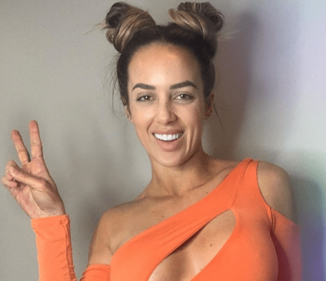 Chelsea Green in Bathing Suit is “OMG”