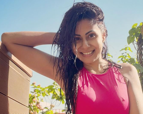 Chhavi Mittal in Bathing Suit is "Living Right"