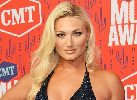 Brooke Hogan in Bathing Suit Has “Big Swimsuit Energy”