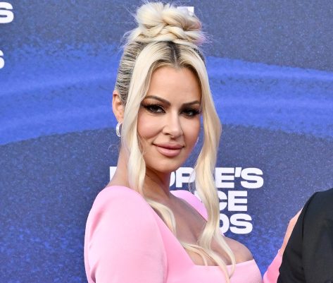 Maryse Mizanin in Bathing Suit is "So Hot"