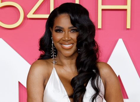 Kenya Moore in Bathing Suit is “On This Yacht”