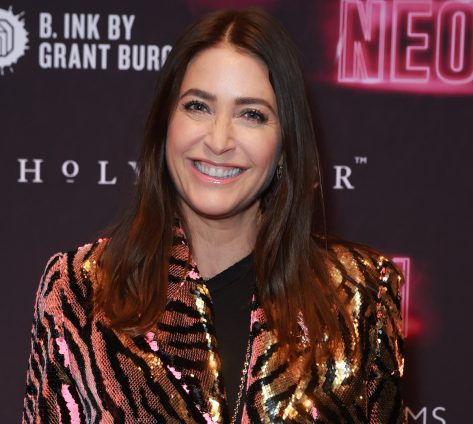 Lisa Snowdon in Bathing Suit Has a "Girls Trip"