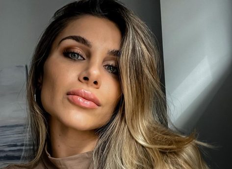 Ivana Icardi in Bathing Suit is a “Lucky Woman in Paradise”