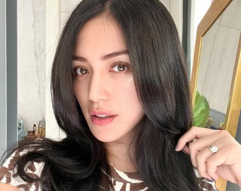 Jessica Iskandar in Bathing Suit Visits “Bali”