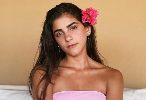 Mar de Regil in Bathing Suit Sends “Kisses”