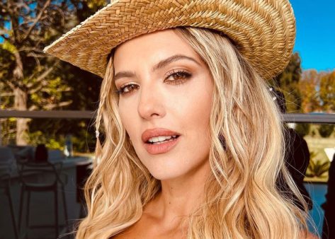 Mery del Cerro in Bathing Suit Says “Happy Worker’s Day”