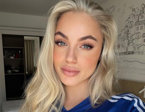 Ana Maria Marković in Bathing Suit Enjoys “Summer in Pink”