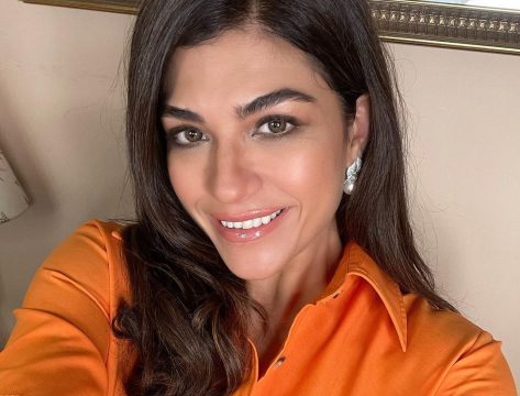 Archana Vijaya in Bathing Suit Says “It’s Better in Goa”