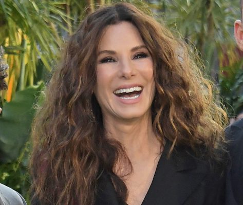 Sandra Bullock Swears By These 7 Tricks to Look Amazing