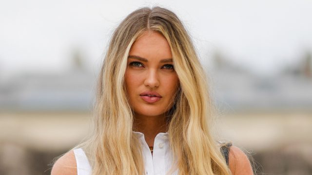 Street Style : Day Two  – Paris Fashion Week – Womenswear F/W 2022 2023