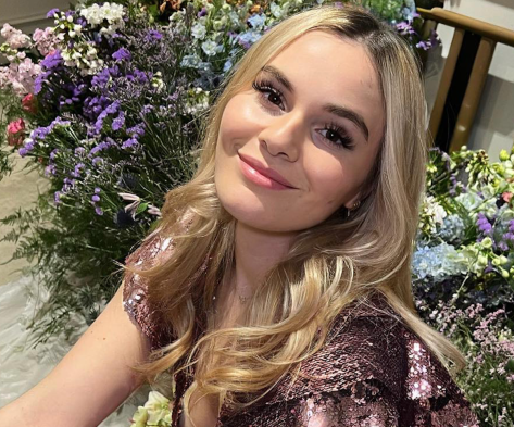 Holly Ramsay in Bathing Suit Shares “This Week’s Camera Roll”