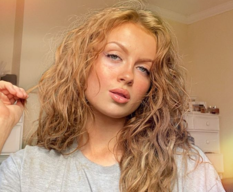 Maisie Smith in Bathing Suit is on “Cloud Nine”