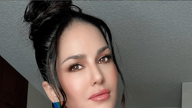 SUnny Leone Main