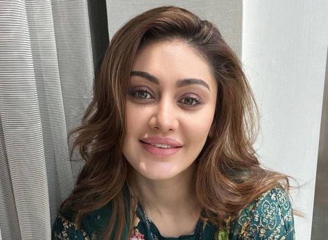 Shefali Jariwala in Bathing Suit Shares “Summer Mood”