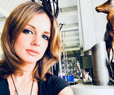 Sussanne Khan in Bathing Suit Enjoys “Endless Memories”