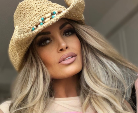 Trish Stratus in Bathing Suit is “The Hottest Woman in the WWE”
