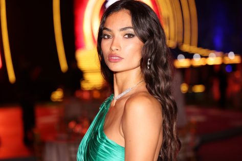 Kelly Gale in Bathing Suit Feels “Wonderful”