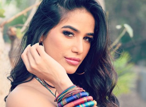 Poonam Pandey in Bathing Suit is "Lovely"