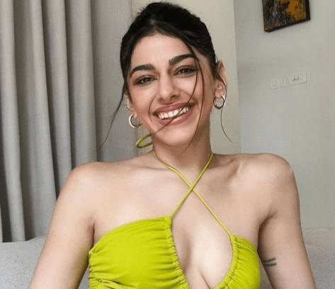 Alaya F Shares Swimsuit Photo in “Shades of Blue”