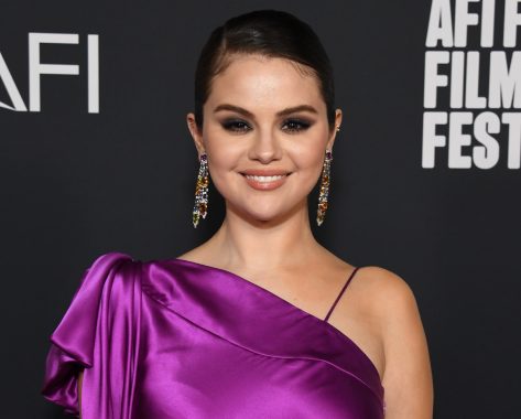 Selena Gomez in Bathing Suit is a “Bestie”