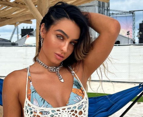 Sommer Ray Shares Swimsuit Photo “Tuuubin’”