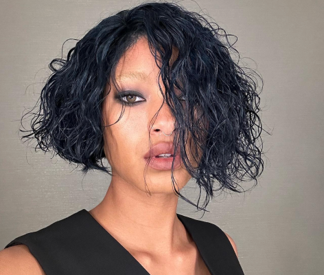 Willow Smith Shares Swimsuit Video of “Vibratory Solutions”
