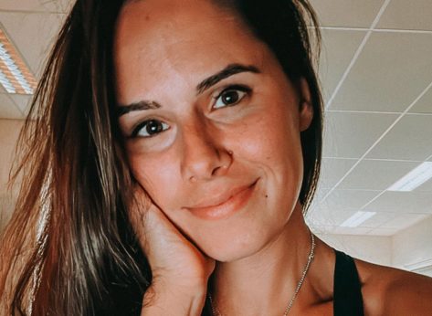 Speed Skater Alexandra Ianculescu Shares Swimsuit Photo of “Pool Party”