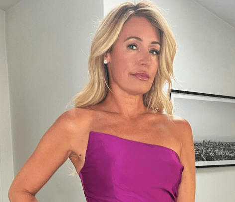 Cat Deely Shares Swimsuit Photo of “What Beaches are Made For”