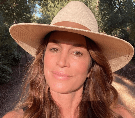 Cindy Crawford Shares Swimsuit Photo of “Lake Life”