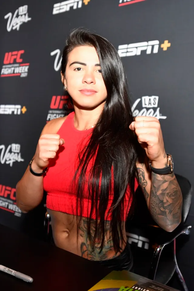 20 Best female MMA fighters in the world: most beautiful women