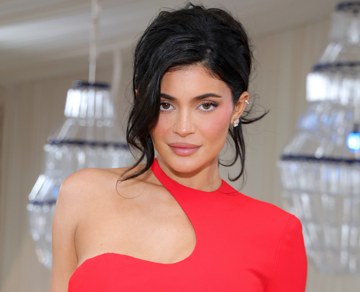 Kylie Jenner Shares Swimsuit Photos Turning 26