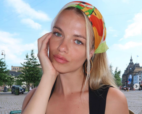 Model Hailey Clauson Shares Swimsuit Photo From SI